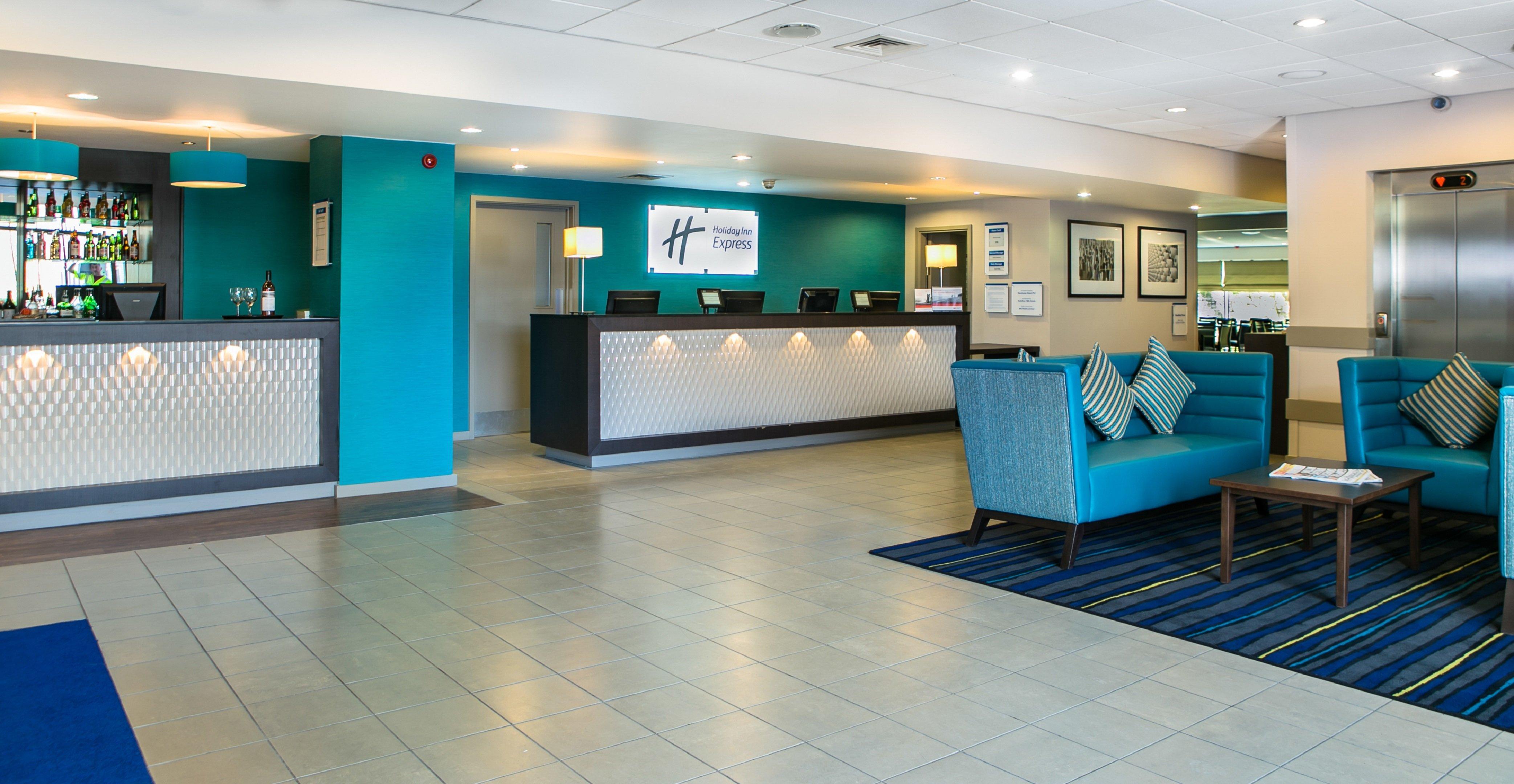 Holiday Inn Express Manchester Airport, An Ihg Hotel Ringway Экстерьер фото